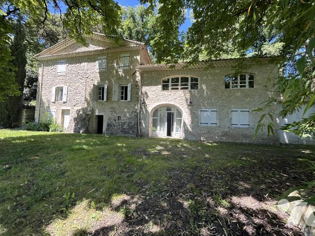 Maison 8 pièces 360 m² · à Montélimar · 360 m² · 670 000 €