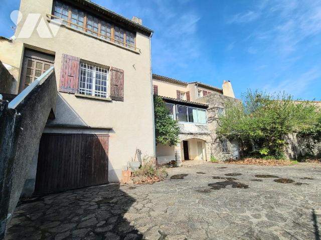 Maison 323 m² · à Pierrelatte · 323,2 m² · 350 000 €