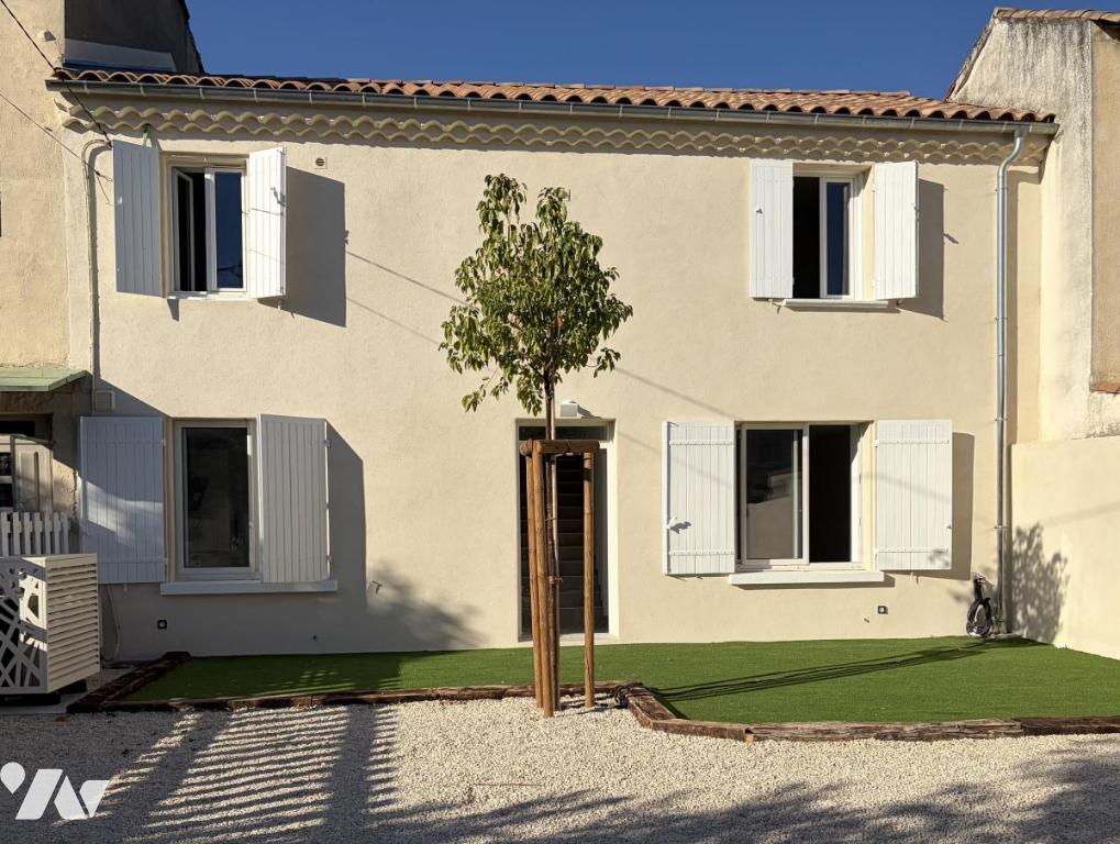 Maison 5 pièces 118 m² · à Saint-Just-d'Ardèche · 117,5 m² · 920 €/mois