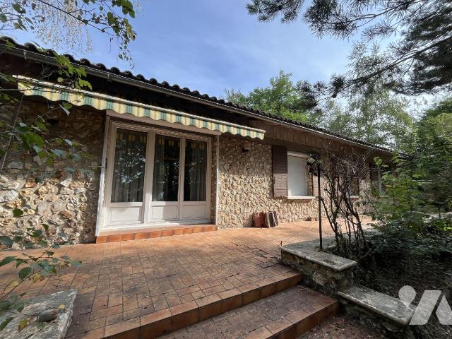 Maison 5 pièces 127 m² · à Brionne · 126,8 m² · 125 000 €