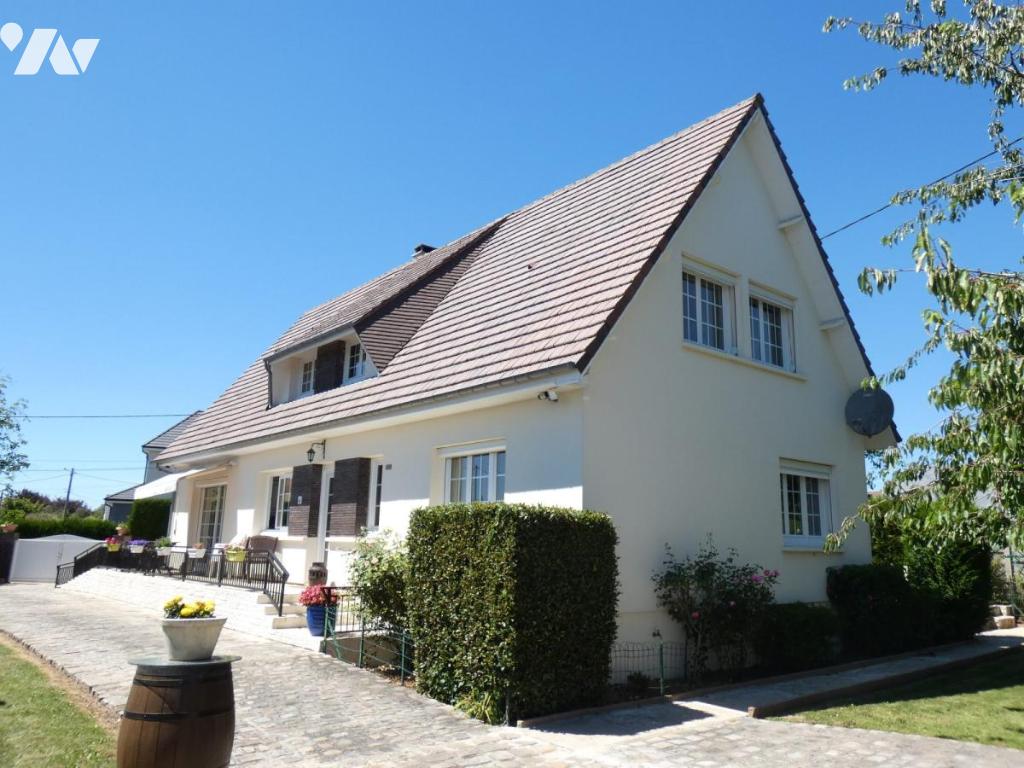 Maison 7 pièces 162 m² · à Saint-Ouen-de-Thouberville · 162 m² · 325 000 €