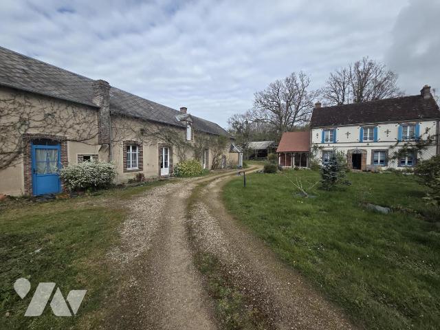 Maison 252 m² · à Belhomert-Guéhouville · 251,5 m² · 416 000 €