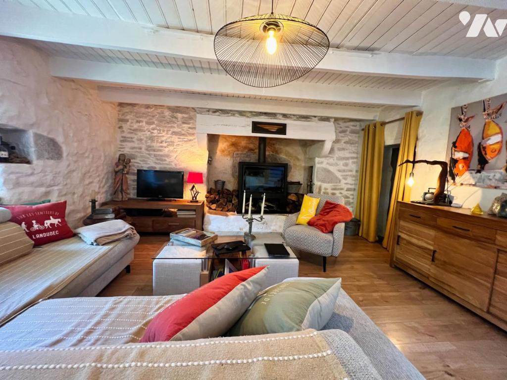 Maison 8 pièces 157 m² · à Plogastel-Saint-Germain · 157 m² · 375 000 €