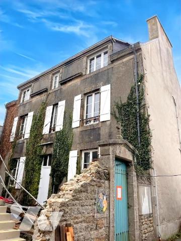 Maison 8 pièces 270 m² · à Guilvinec · 270 m² · 215 000 €