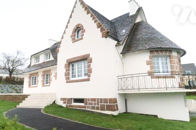 Maison 9 pièces 223 m² · à Landerneau · 223 m² · 400 000 €