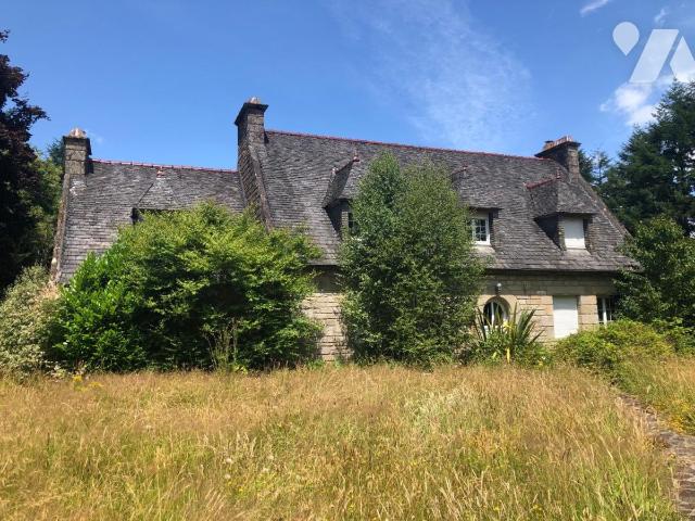 Maison 7 pièces 173 m² · à Berrien · 173 m² · 250 000 €