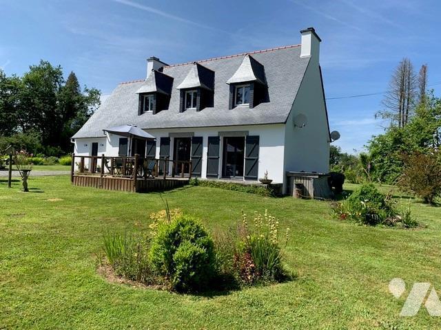 Maison 6 pièces 154 m² · à La Feuillée · 154 m² · 325 000 €