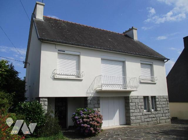 Maison 4 pièces 100 m² · à Carhaix-Plouguer · 100 m² · 130 000 €