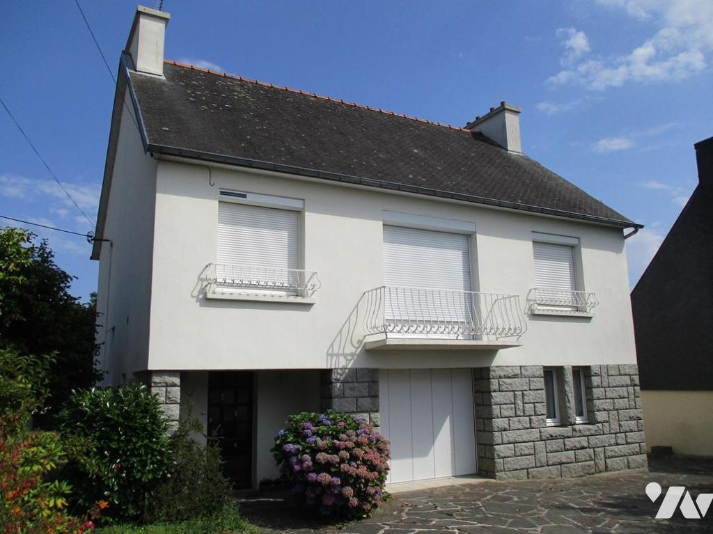 Maison 4 pièces 100 m² · à Carhaix-Plouguer · 100 m² · 130 000 €