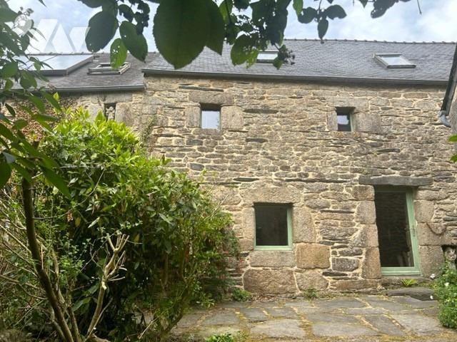 Maison 5 pièces 150 m² · à Berrien · 150 m² · 135 000 €