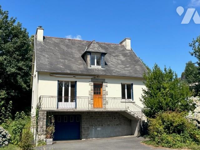 Maison 6 pièces 111 m² · à Huelgoat · 111 m² · 125 000 €