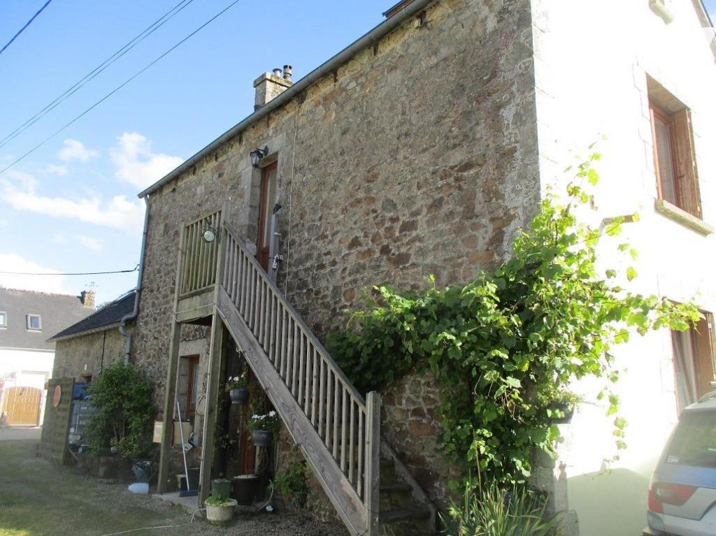Maison 5 pièces 133 m² · à Rostrenen · 133 m² · 133 000 €