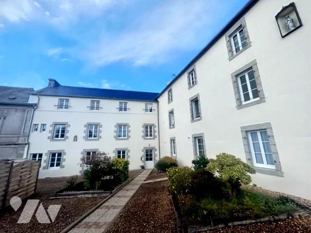 Immeuble 704 m² · à Huelgoat · 704 m² · 1 200 000 €