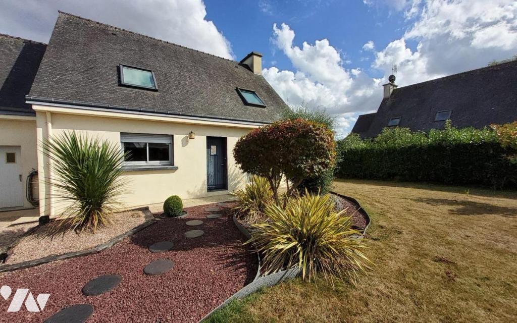 Maison 6 pièces 111 m² · à Plounévézel · 111 m² · 170 000 €