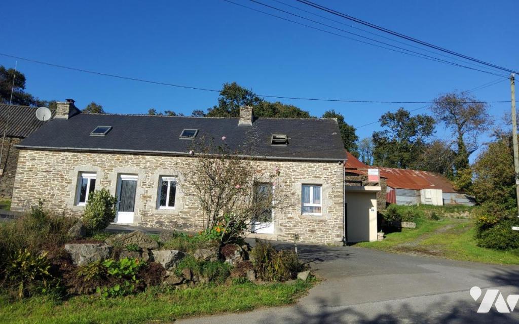Maison 6 pièces 111 m² · à Plounévézel · 110,6 m² · 165 000 €