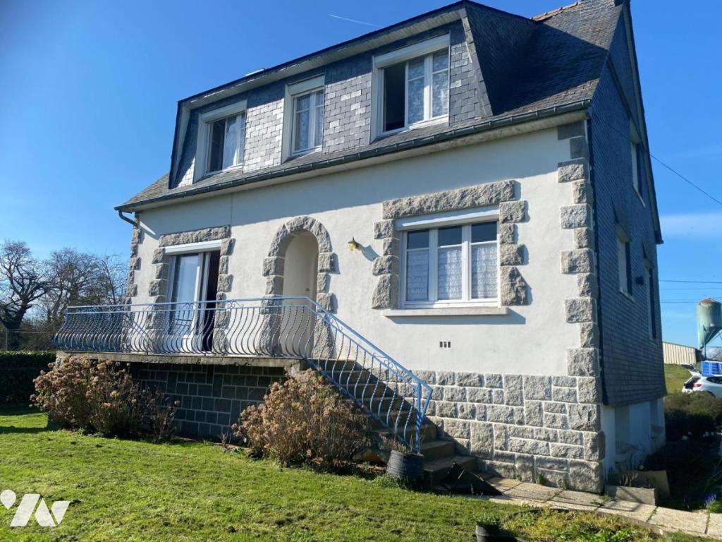 Maison 7 pièces 121 m² · à Plounévézel · 121 m² · 175 000 €