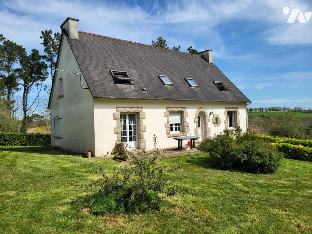 Maison 6 pièces 160 m² · à Plounévézel · 160 m² · 180 000 €
