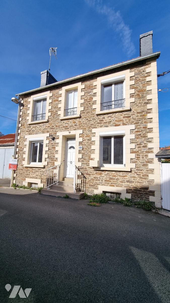 Maison 5 pièces 71 m² · à Callac · 71,4 m² · 100 000 €