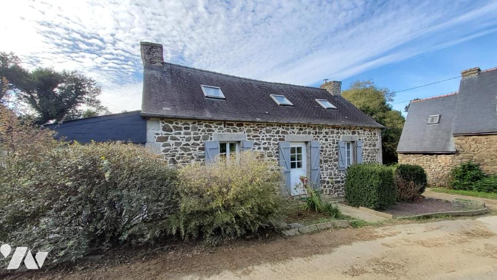 Maison 5 pièces 110 m² · à Poullaouen · 110 m² · 187 000 €