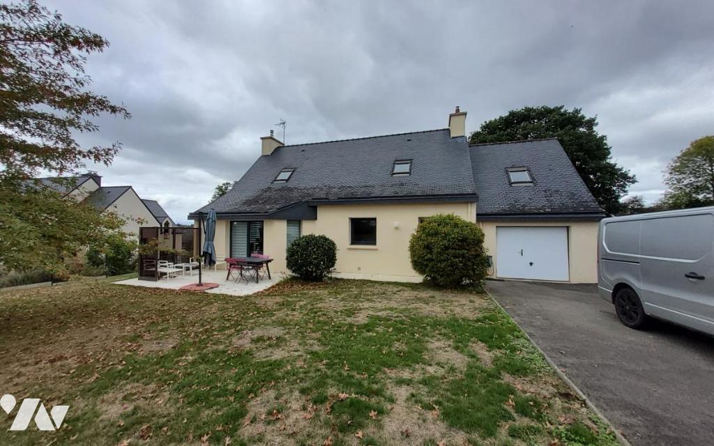 Maison 4 pièces 88 m² · à Carhaix-Plouguer · 88 m² · 210 000 €