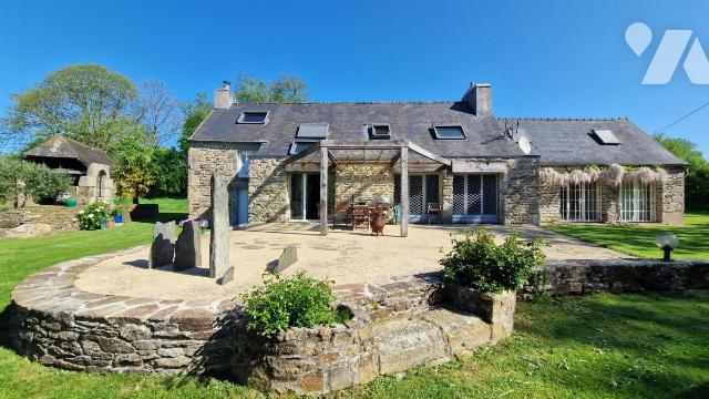 Maison 8 pièces 159 m² · à Plougonven · 159 m² · 350 000 €