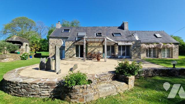 Maison 8 pièces 159 m² · à Plougonven · 159 m² · 350 000 €