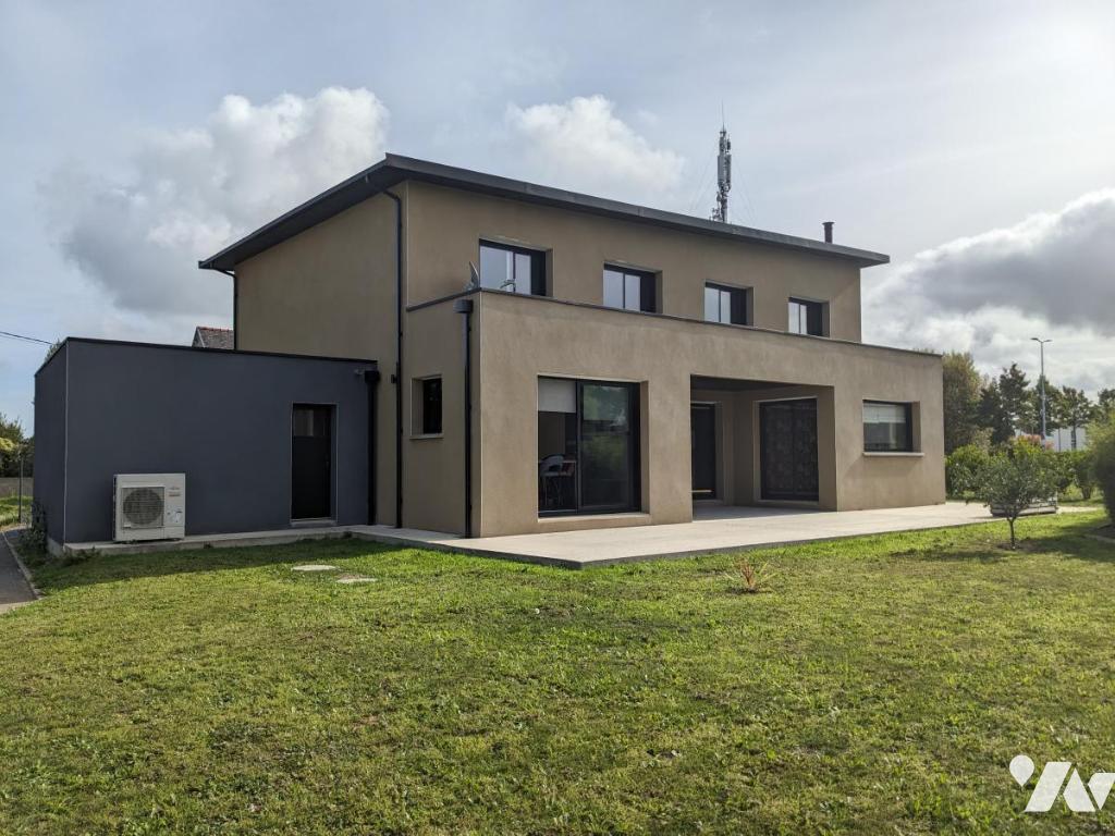 Maison 9 pièces 238 m² · à Carantec · 238 m² · 690 000 €