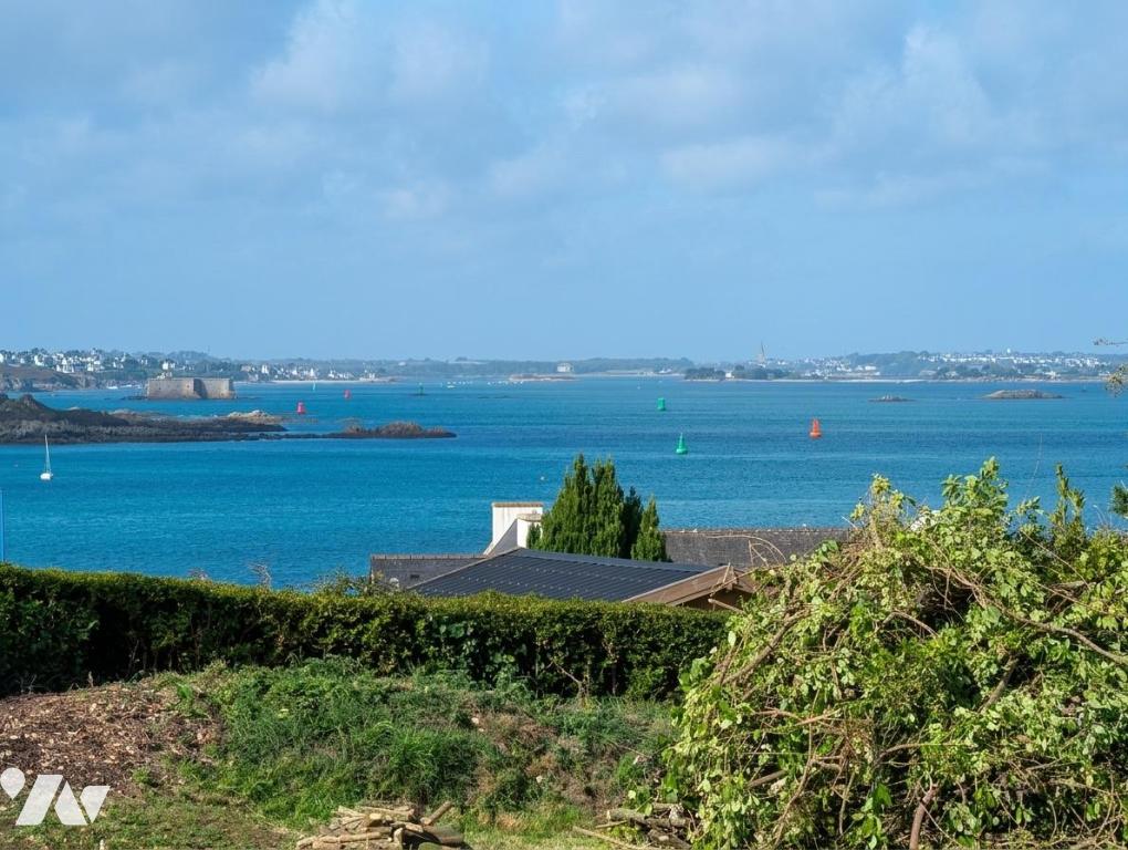 Terrain 5516 m² · à Plougasnou · 5 516 m² · 330 000 €