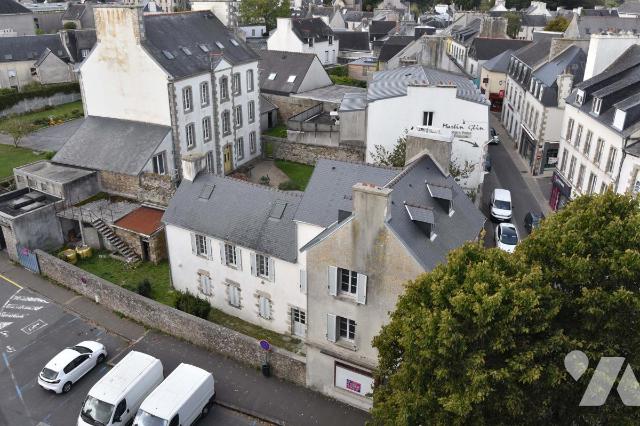 Maison 10 pièces 201 m² · à Lesneven · 200,6 m² · 390 000 €