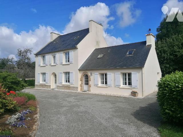 Maison 8 pièces 186 m² · à Mespaul · 186 m² · 265 000 €
