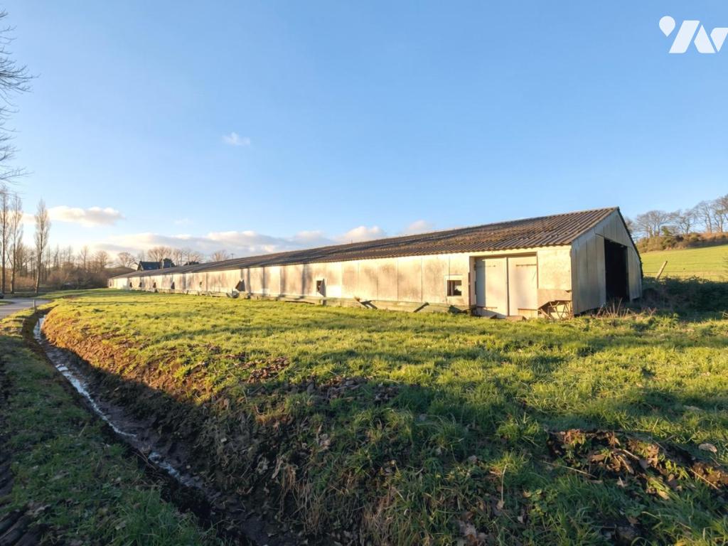 Autre 1300 m² Plounéour-Ménez · 1 300 m² · 25 000 €