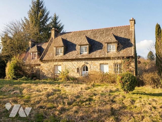 Maison 7 pièces 174 m² · à Berrien · 173,8 m² · 250 000 €