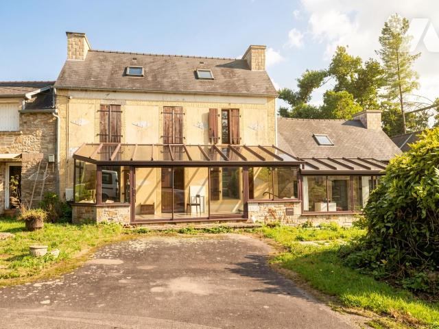 Maison 5 pièces 106 m² · à Brennilis · 106 m² · 120 000 €