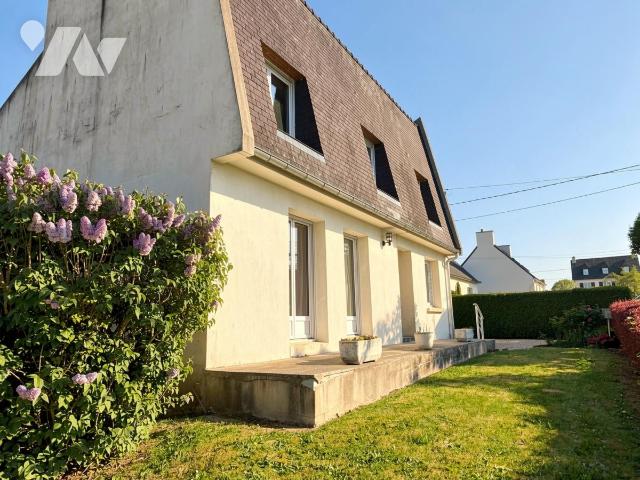 Maison 7 pièces 116 m² · à Sainte-Sève · 116 m² · 160 000 €
