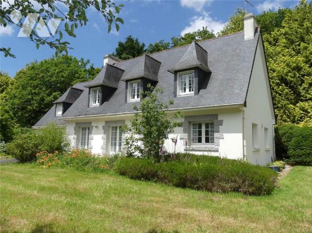 Maison 7 pièces 154 m² · à Gouesnach · 154 m² · 499 000 €