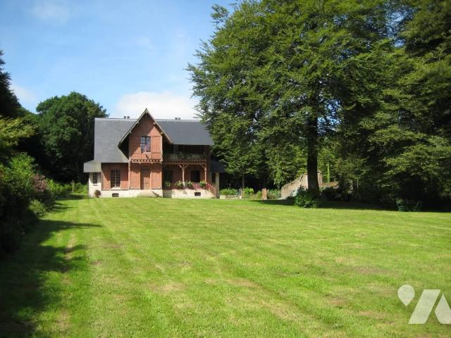 Maison 9 pièces 226 m² · à Laz · 226 m² · 580 000 €