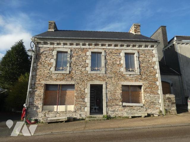 Maison 3 pièces 135 m² · à Loqueffret · 135 m² · 80 000 €