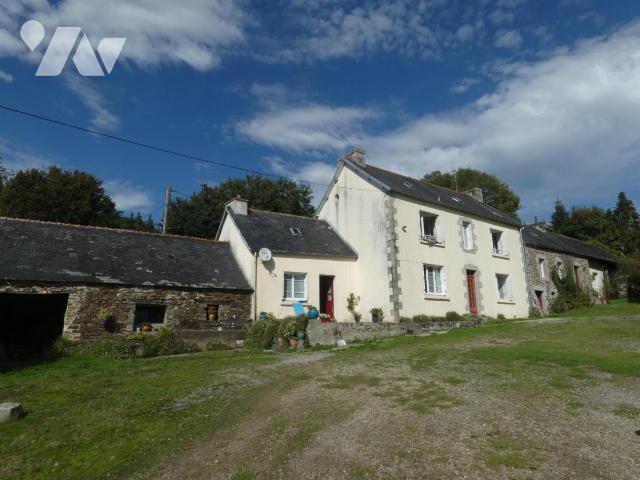 Maison 11 pièces 172 m² · à Cloître-Pleyben · 172 m² · 230 000 €
