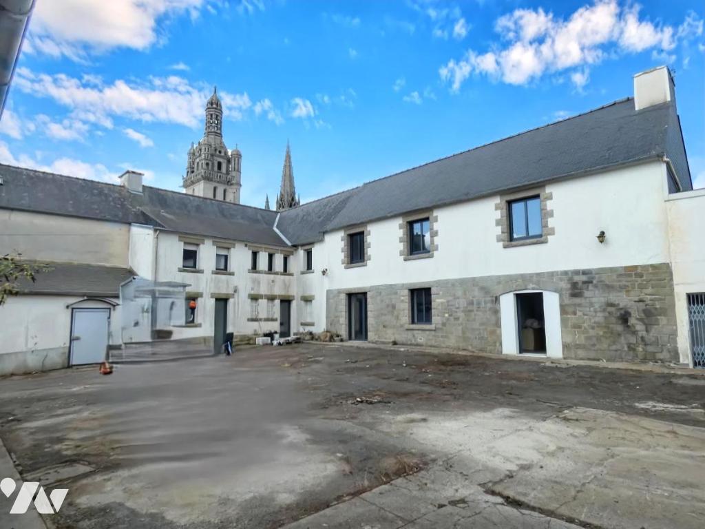 Maison 11 pièces 300 m² · à Pleyben · 300 m² · 280 000 €