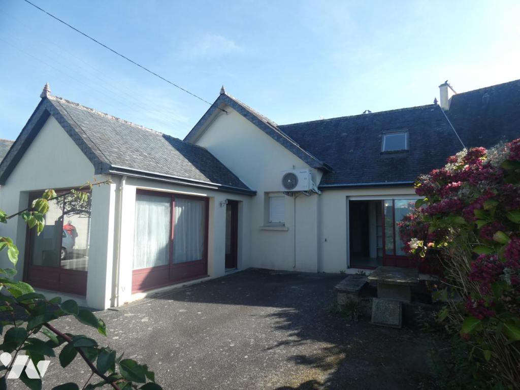 Maison 5 pièces 66 m² · à Pleyben · 65,7 m² · 120 000 €