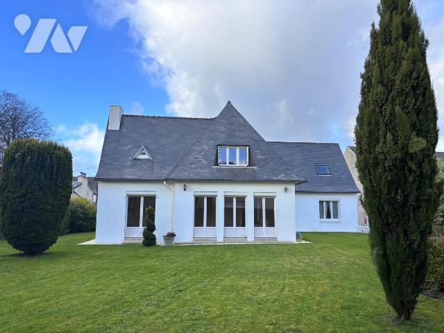 Maison 7 pièces 234 m² · à Lesneven · 234 m² · 400 000 €