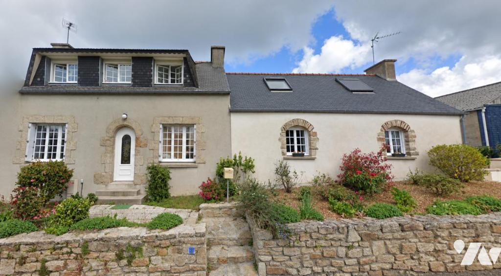 Maison 8 pièces 158 m² · à Saint-Méen · 158 m² · 300 000 €