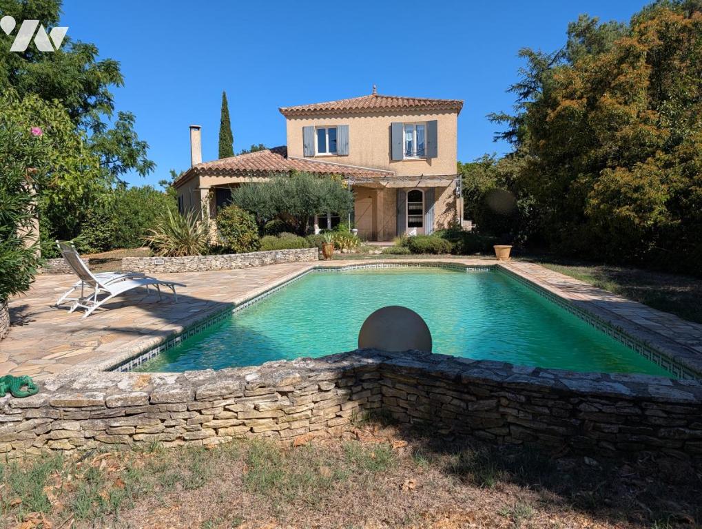 Maison 8 pièces 130 m² · à Saint-Chaptes · 130 m² · 385 000 €