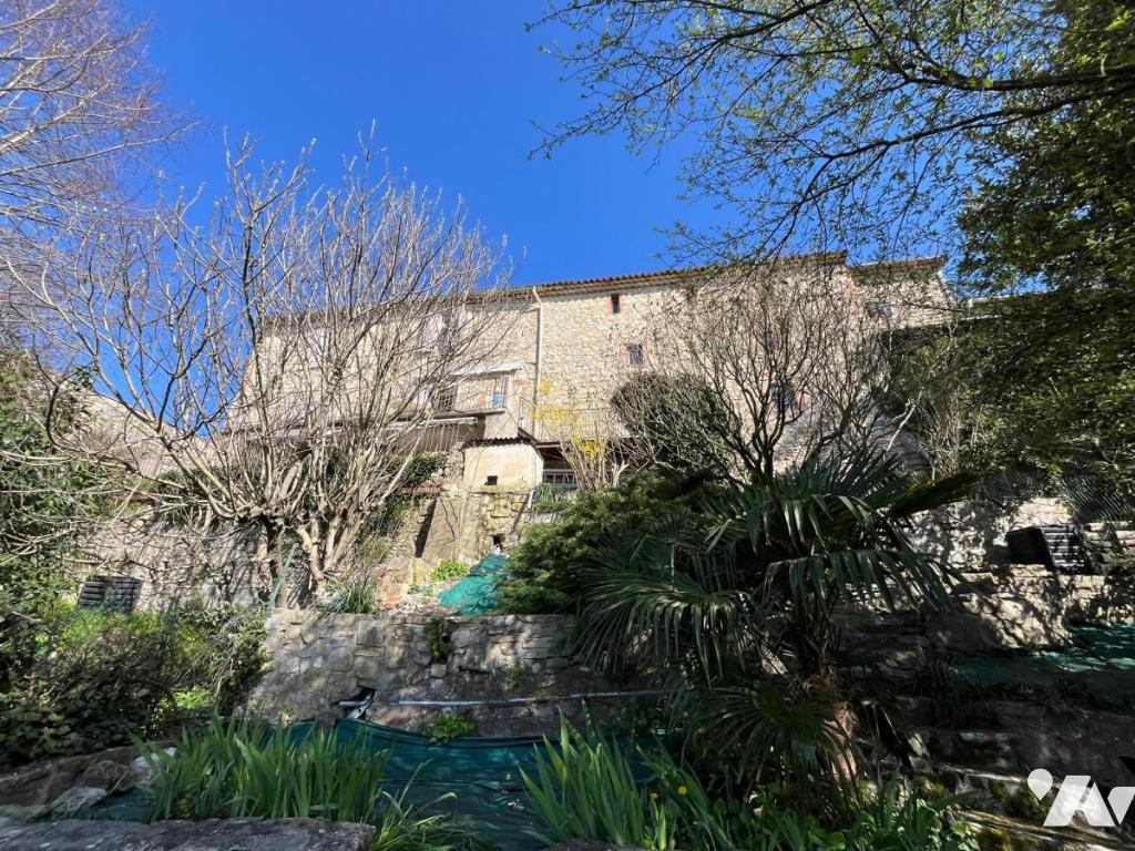 Maison 10 pièces 275 m² · à Massanes · 275 m² · 500 000 €