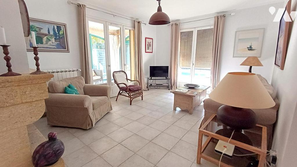 VENTE maison-UZES (30)