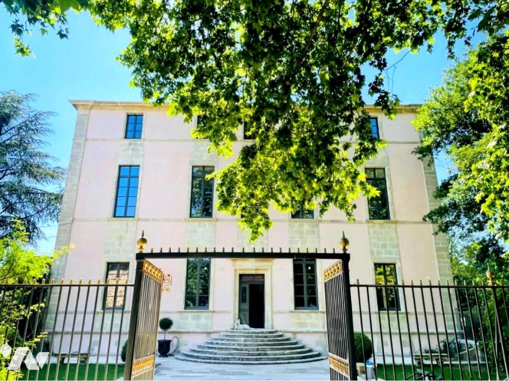 24 pièces 869 m² · à Caissargues · 869 m² · 2 985 000 €