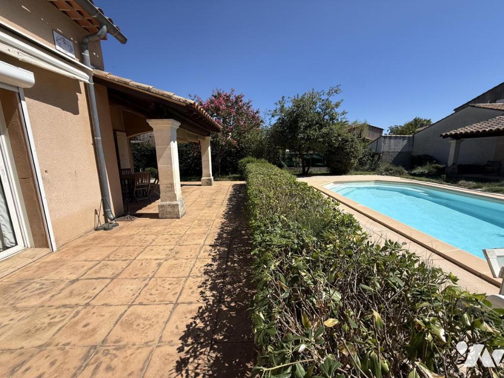 Maison 8 pièces 158 m² · à Bagnols-sur-Cèze · 157,7 m² · 315 800 €