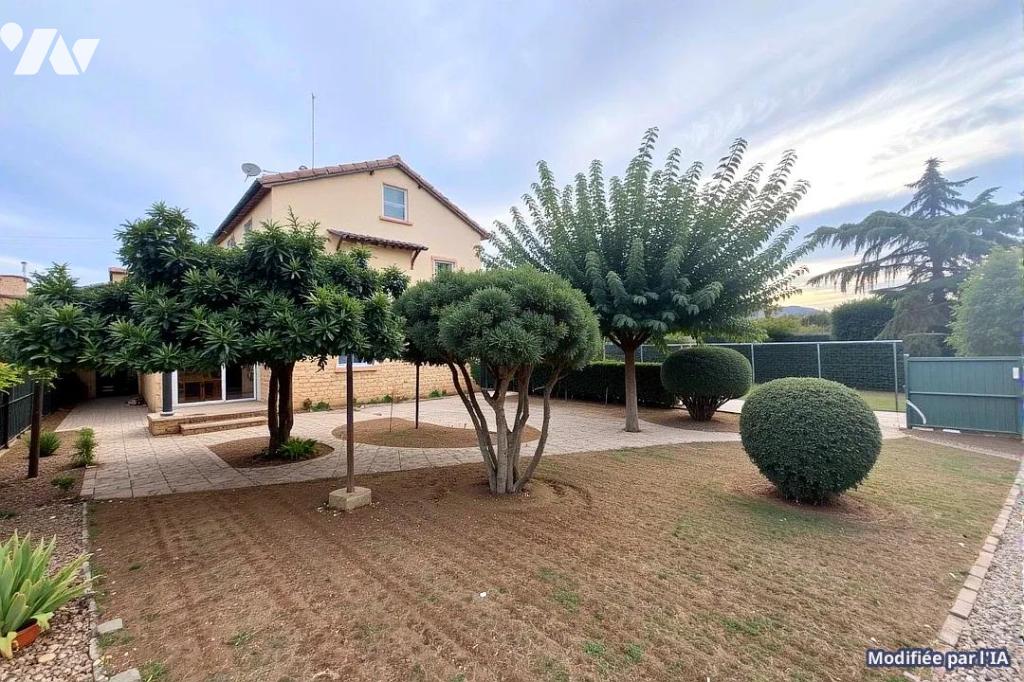 Maison 7 pièces 160 m² · à Bagnols-sur-Cèze · 159,8 m² · 199 000 €