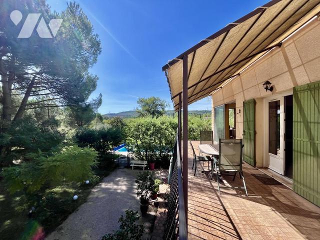 Maison 11 pièces 247 m² · à Bagnols-sur-Cèze · 247 m² · 429 000 €