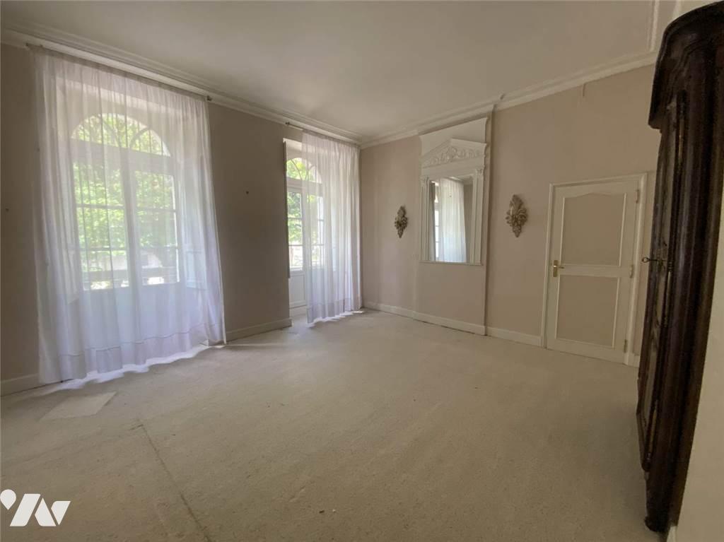Appartement 4 pièces 119 m² · à Bagnères-de-Luchon · 119 m² · 200 000 €